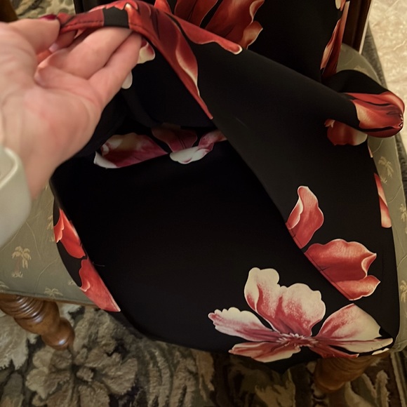 A black crepe hi/Lo dress with maroon magnolias and cut in shoulder. A beauty 🌺 - Picture 12 of 15